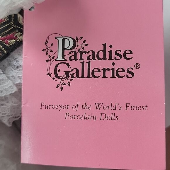 TREASURE Collection, Paradise Calleries - Picture 5 of 7